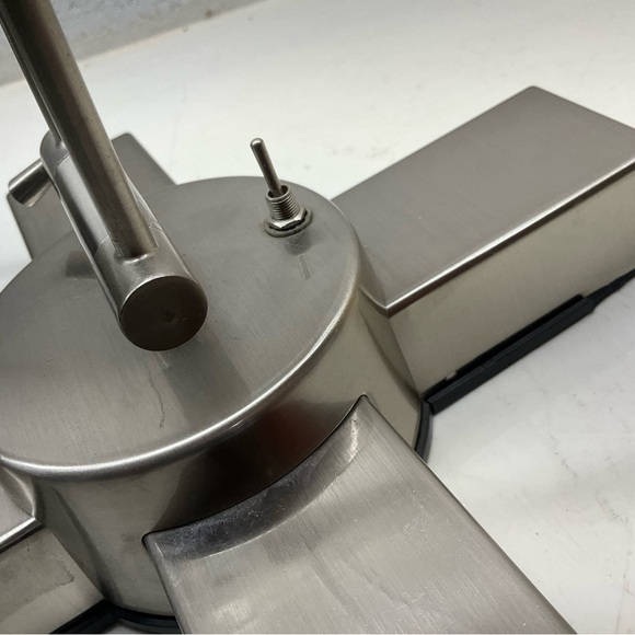 Tensor 17” piano desk, lamp, brush, nickel, full spectrum fully adjustable - Picture 10 of 11